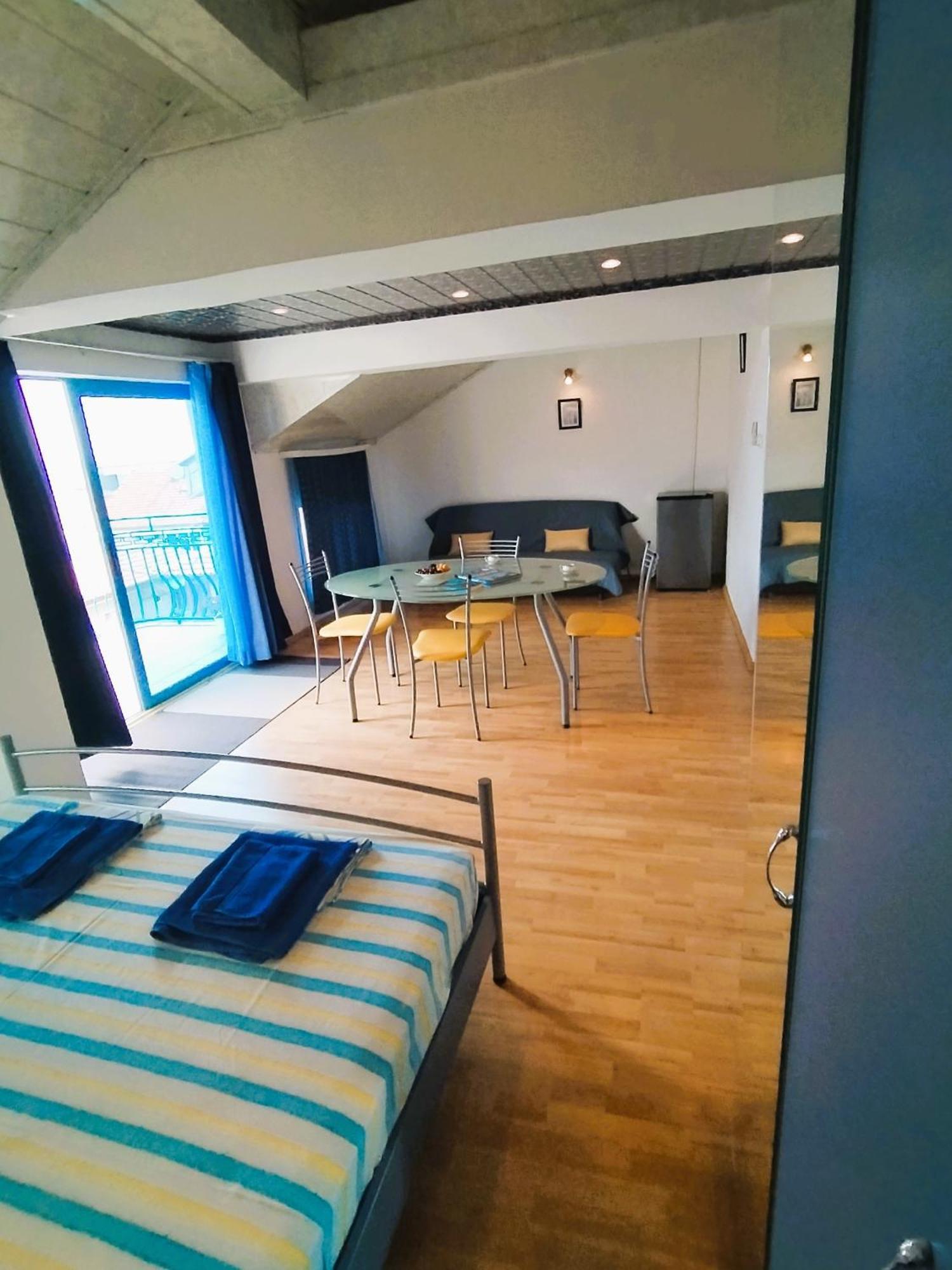Lira Sto Apartments Pomorie Exterior foto