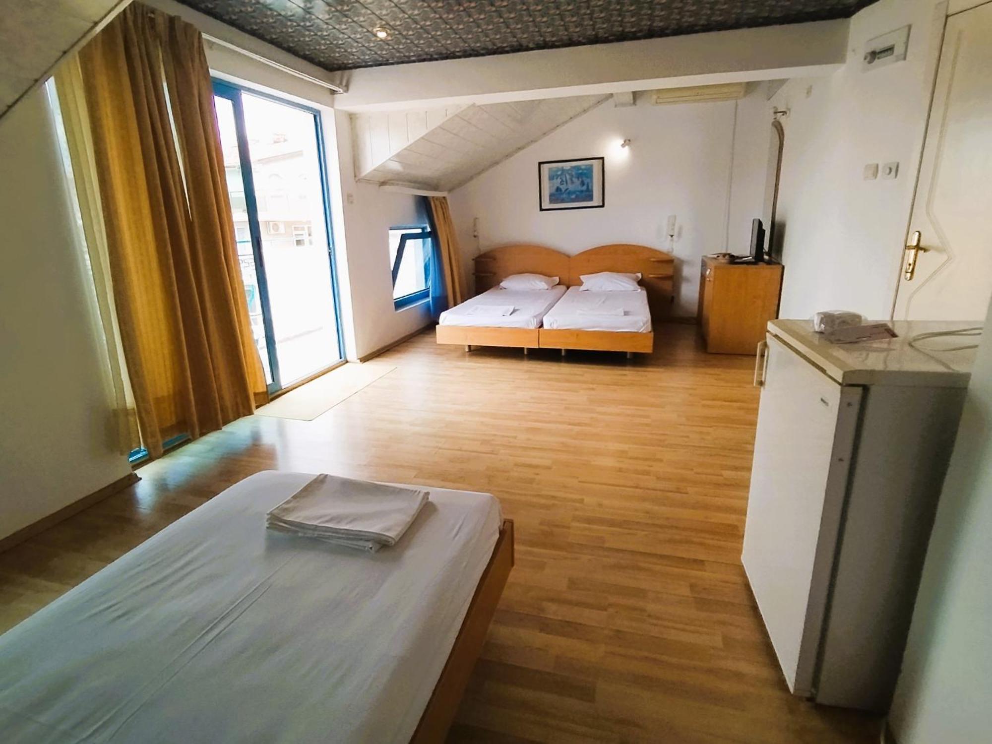 Lira Sto Apartments Pomorie Exterior foto