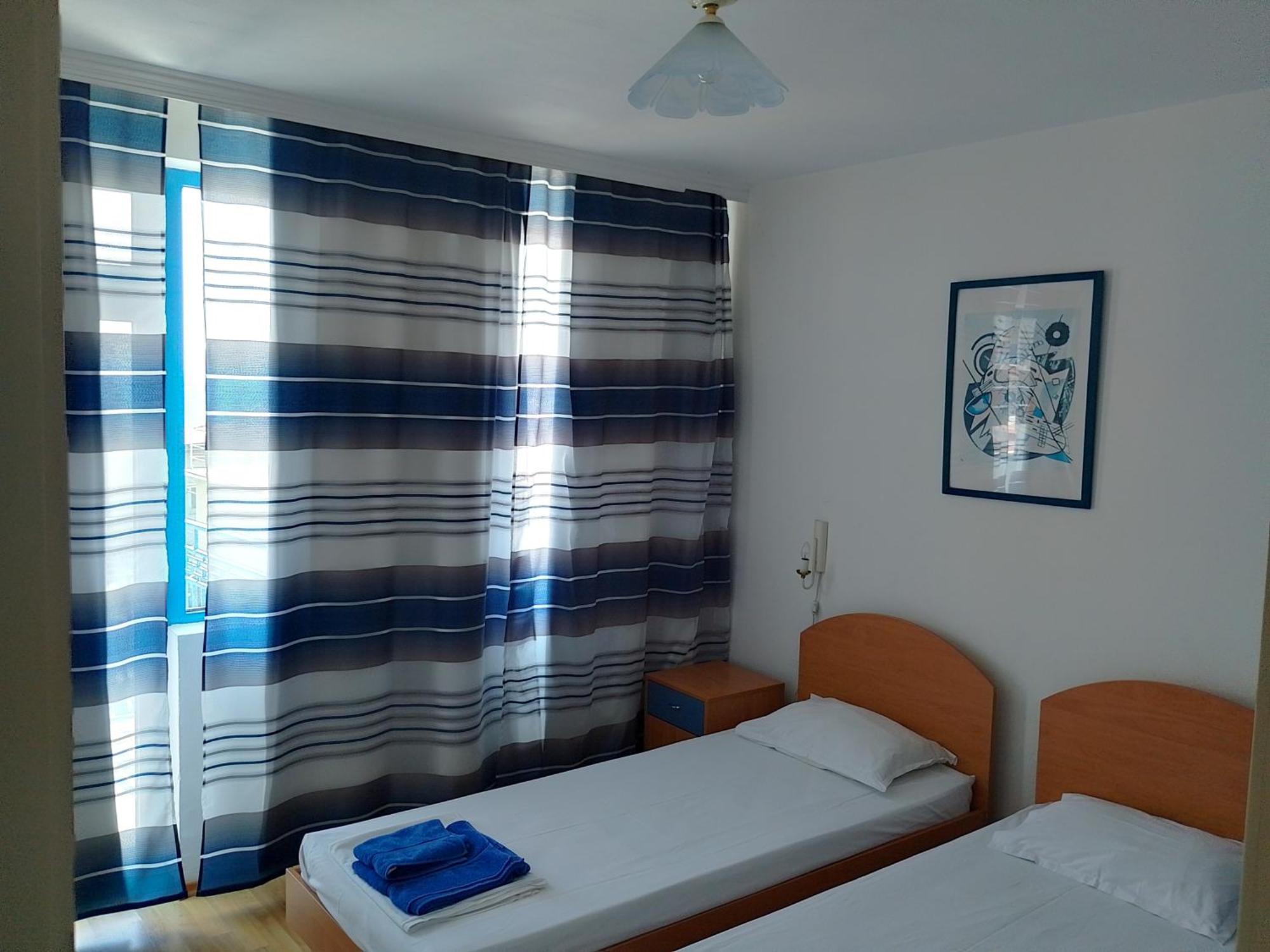 Lira Sto Apartments Pomorie Exterior foto