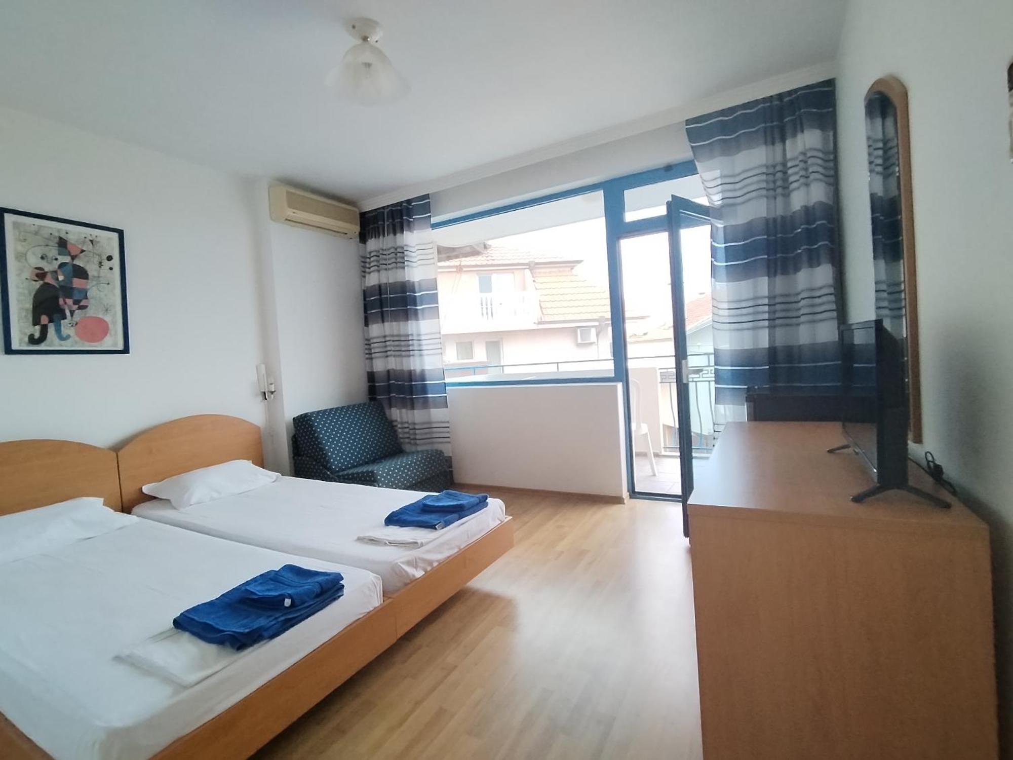 Lira Sto Apartments Pomorie Exterior foto