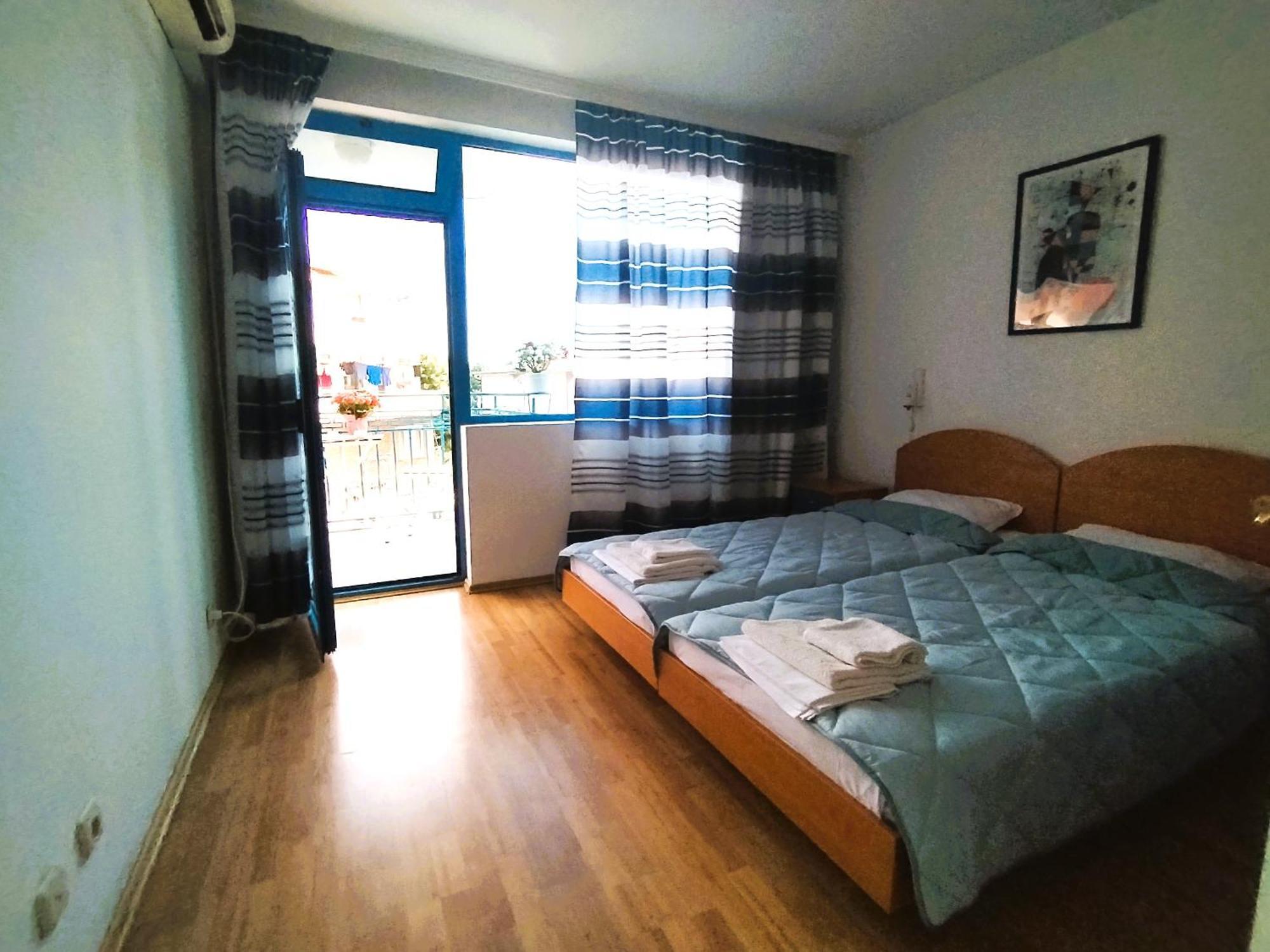 Lira Sto Apartments Pomorie Exterior foto